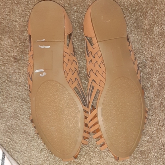 Flats - Picture 3 of 4